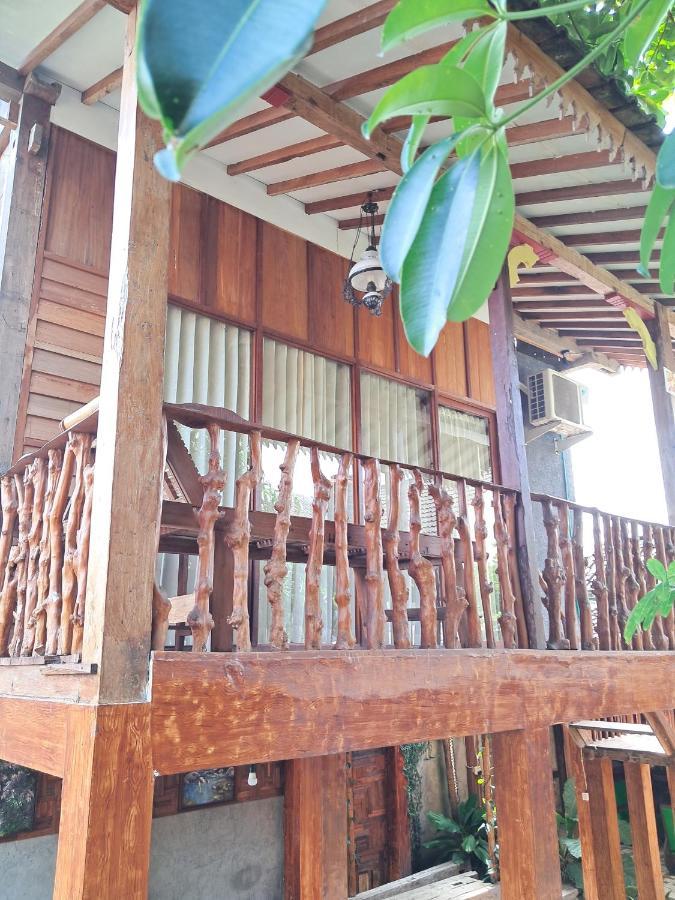 Diana'S Homestay Banyuwangi  Extérieur photo