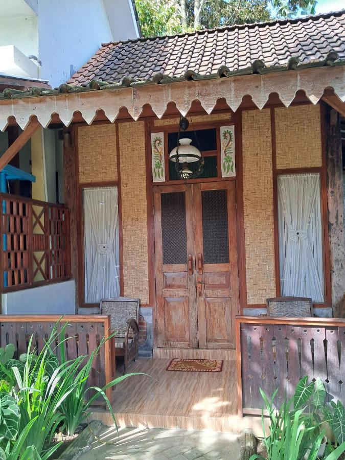 Diana'S Homestay Banyuwangi  Extérieur photo