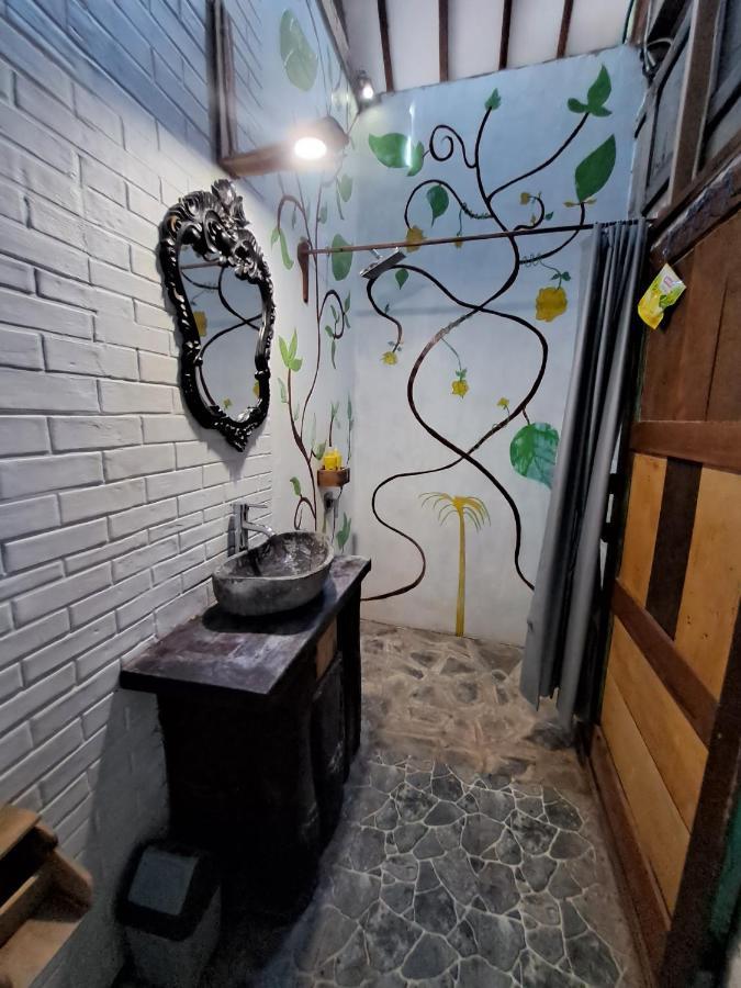 Diana'S Homestay Banyuwangi  Extérieur photo